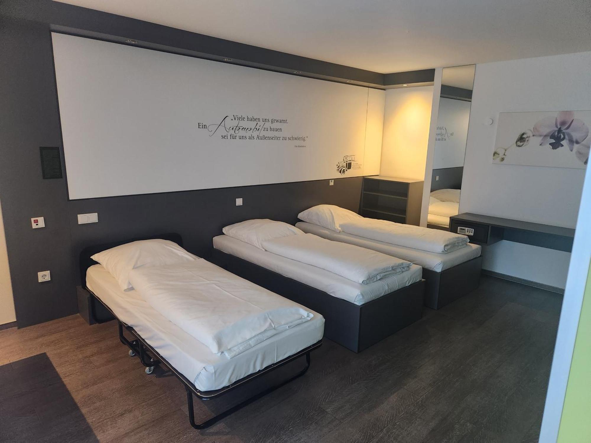 Economy-Hotel Ульм Экстерьер фото